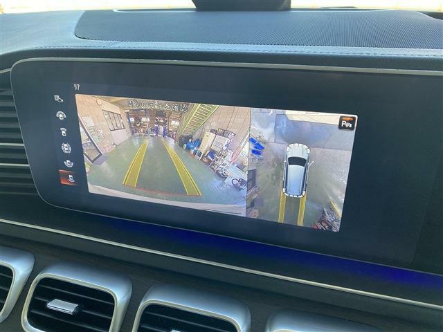 360°カメラシステムでは自車を真上から見ているような画像で、車両周辺の状況が直感的に把握できます。アクティブパーキングアシストでは、自動操舵・ギアチェンジ・アクセル・ブレーキ機能によって、簡単に駐車で