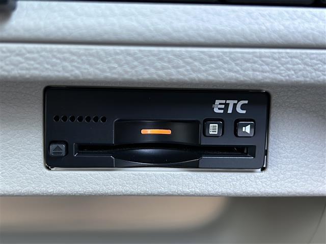 ◆【ETC】有料道路を利用する際に料金所で停止することなく通過できる、ETC車載器（ノンストップ自動料金収受システム機器）が装備されています。セットアップを行うことで利用可能になります。