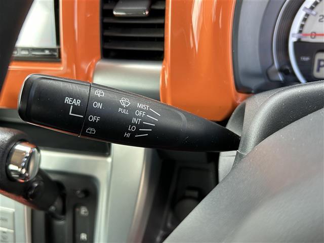 気になる車はすぐにお問い合わせください！画面右側の0066から始まる無料ダイヤルからお問い合わせ下さい！専門スタッフがお車のご質問にお答えいたします！