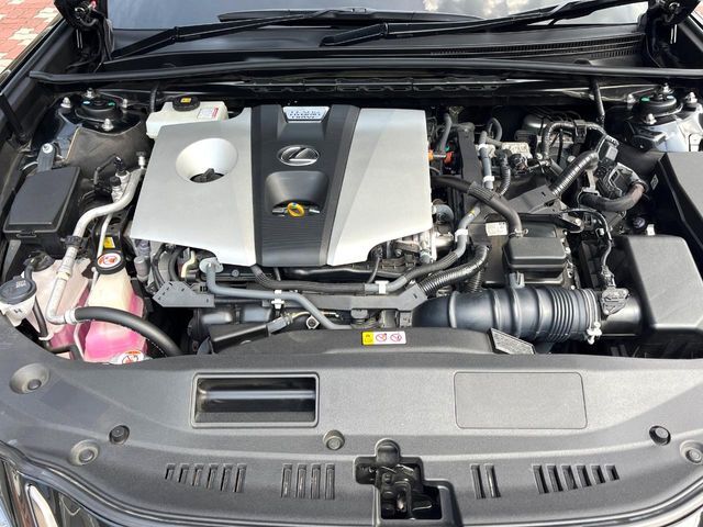親切・丁寧な専門メカニックスタッフが応対！・車検・点検整備・事故等の修理などアフターサービスも安心。お車のカスタマイズもネクステージのサービススタッフまでご相談ください！