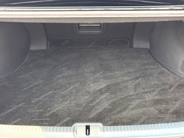 普段のお買い物や通勤、送迎等に十分な荷室スペースを確保しております。
