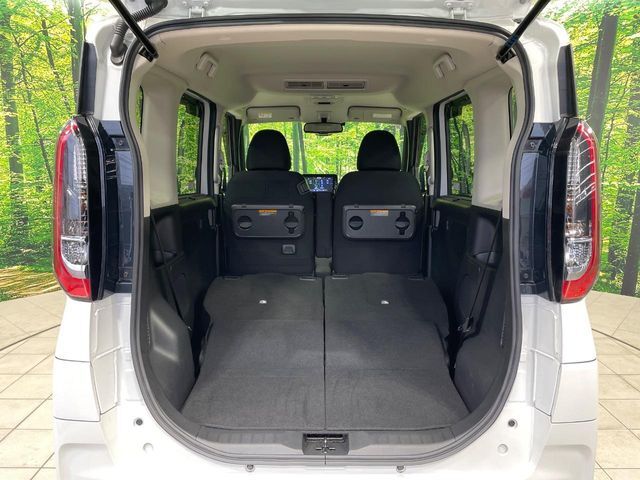 普段のお買い物や通勤、送迎等に十分な荷室スペースを確保しております。セカンドシートを倒すと、大きな荷物の積載も可能です♪