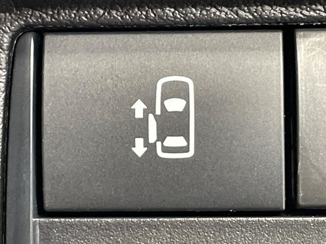 【パワースライドドア】スマートキーや運転席のスイッチでスライドドアの開閉が可能♪電動だから力を入れてドアを開ける必要が無く、小さいお子様でも、重い荷物を持っている時もラクに開け閉めできます♪