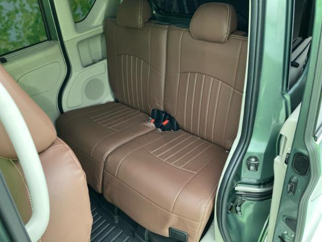 WECARSでは各商談席に大型モニターをご用意しております！見やすい大画面でゆったりと全国の在庫をご覧いただけます！是非ご来店お待ちしております！