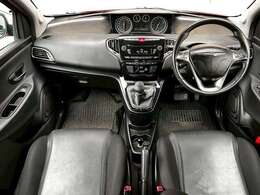 女性にも安心してお乗りいただけるよう、車内の清掃には特にコダワリ当店のお車は全車消臭抗菌済みです！よりメーカー販売時の状態に近づける為に妥協は致しません！！