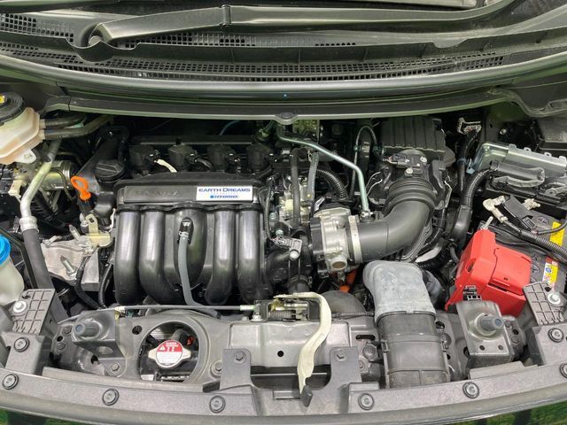 親切・丁寧な専門メカニックスタッフが応対！・車検・点検整備・事故等の修理などアフターサービスも安心。お車のカスタマイズもネクステージのサービススタッフまでご相談ください！