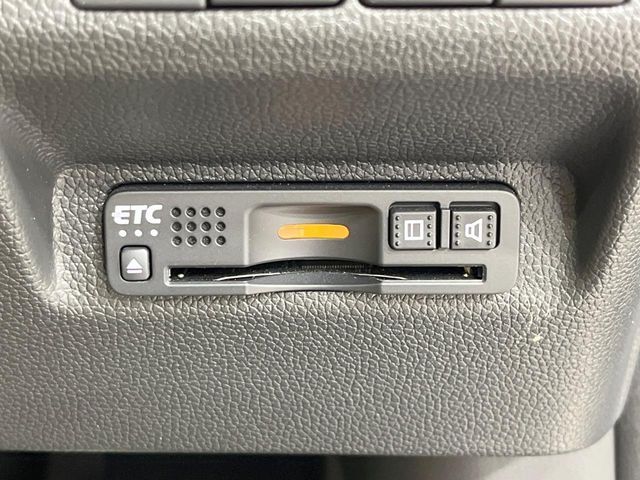 【ETC】高速道路の料金所をストレスなく通過！話題のスポットやサービスエリアに多い「スマートIC」利用時は必須のアイテムです。当店でセットアップを実施、ご納車当日からすぐにご利用いただけます！