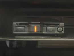 【ETC】有料道路を利用する際に料金所で停止することなく通過できる、ETC車載器（ノンストップ自動料金収受システム機器）が装備されています。セットアップを行うことで利用可能になります。