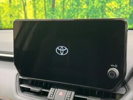 【純正10.5型ナビ】ナビゲーション機能はもちろん、多彩なメディアを大画面でお楽しみ頂けます。フルセグTV、Bluetooth接続に加え、AppleCarPlay・AndroidAutoにも対応！