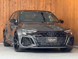 パノラマサンルーフ　スポーツエキゾーストシステム　ダンピングコントロールサスペンション　ACC　マトリクスLED　バーチャルコックピットプラス　純正19インチAW　1オーナー　禁煙　　メーカー保証