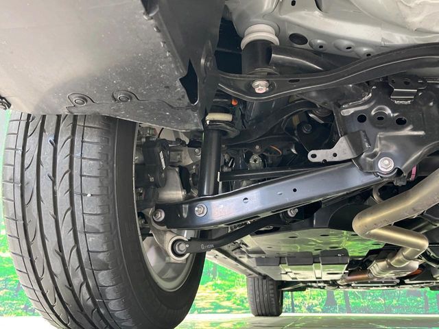 お車を安心してお乗りいただく為には、足回りの定期点検が欠かせません。サービスサポート（有償保証）では無料点検もご提供しており、安心のカーライフをお過ごしいただけるサポート体制が整っています。