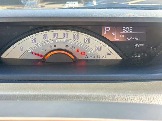 メーターまわりも鮮やかに照らし出され、デザイン、安全性ともにバッチリ！車の個性がよく表れます♪メーターの位置や形が車によって違うのもポイント！【車の個性】【個性的な車】
