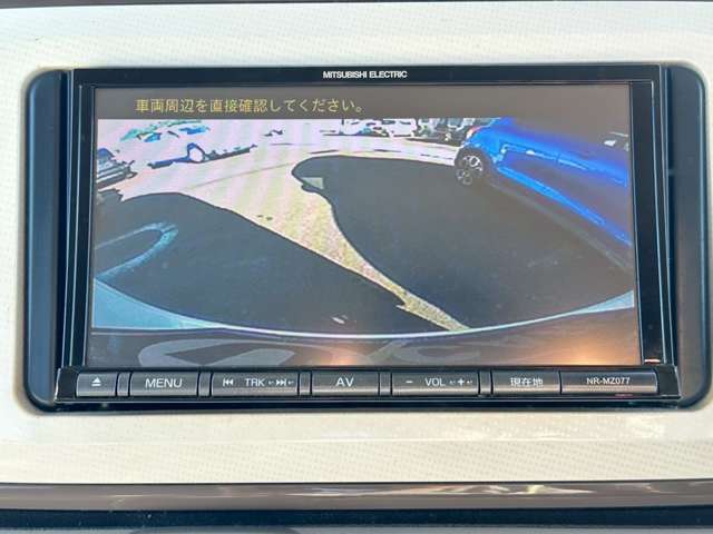 駐車時に大活躍のバックモニター！駐車が不安な方でもどこでも安心して運転するために必須の装備です♪【バックカメラ付き中古車】