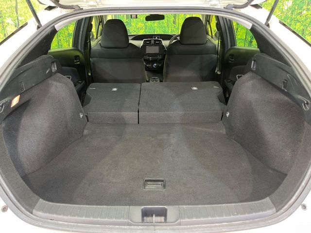 普段のお買い物や通勤、送迎等に十分な荷室スペースを確保しております。セカンドシートを倒すと、大きな荷物の積載も可能です♪