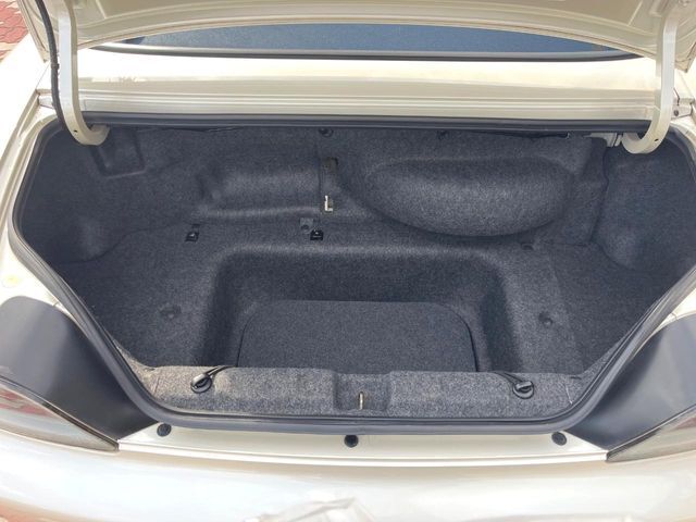 普段のお買い物や通勤、送迎等に十分な荷室スペースを確保しております。