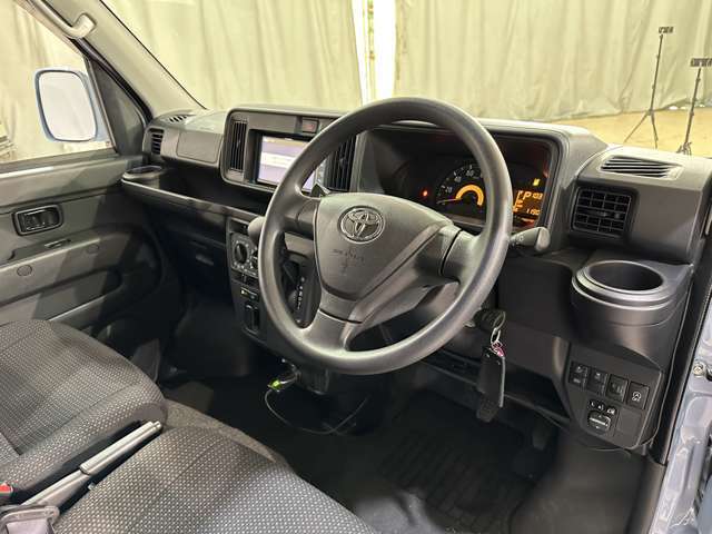 当店のこだわりはズバリ「価格」です。車両仕入れにとことんこだわり、良質な車両を安く取り揃えております。