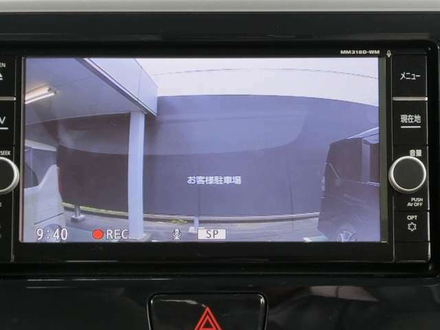 ドライブレコーダーの映像は、カーナビの画面に表示することも可能です。