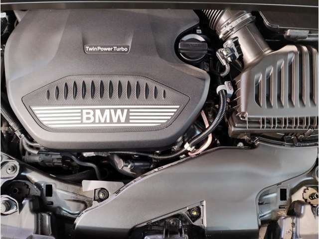 【ご納車前点検】BMW認定中古車は100項目の箇所を徹底的にチェック致します。機械的な箇所や電気系、コンピューターなどをご納車前に点検し、交換基準に達した部品は全て新品に修理返品した後にご納車致します。