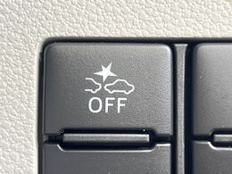 【スマートアシスト】走行中に前方の車両等を認識し、衝突しそうな時は警報とブレーキで衝突回避と被害軽減をアシスト。より安全にドライブをお楽しみいただけます。