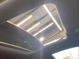 大人気オプションのサンルーフ装備！ドライブが楽しくなりますね♪