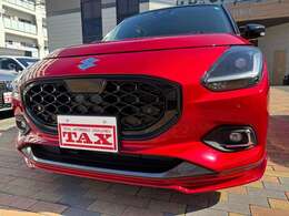 オプションのフロントエアロ、フロントグリルガーニッシュ、フォグランプガーニッシュ付きです♪