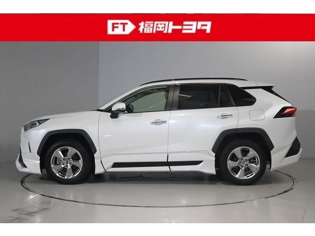 トヨタ認定中古車、評価4.5。走行距離10万キロ以内できれいな状態です。