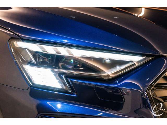 ・マトリクスLEDヘッドライト・・・￥110,000　ダイナミックターンインディケーター（フロント/リア）　　ヘッドライトウォッシャーシステム