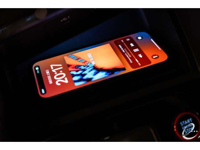 ・テクノロジーパッケージ・・・￥50,000（ワイヤレスチャージング/リヤシートUSB）