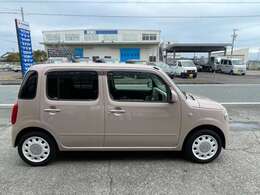 【アクロス】では、国産車から外車まで、各種自動車販売や一般修理、車検、点検など幅広く展開しております。地元の皆様に親しまれてはや30年。自社鈑金工場もあります。どうぞお気軽にご相談ください