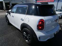 関越道・高崎インターから車で約3分！高崎方面に降りて、2つ目の信号を左折し500m、セブンイレブンとなりに御座います！アクセスの良さもファーストオートの強みです！！