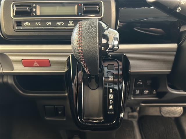 【任意保険の取扱】各社任意保険の取扱もございます。万が一の等級ダウン事故が発生した場合にも契約時に定めた保険料が変わらない3年長期契約も取り扱います。お客様のご要望、用途に応じてお見積もりも致します。