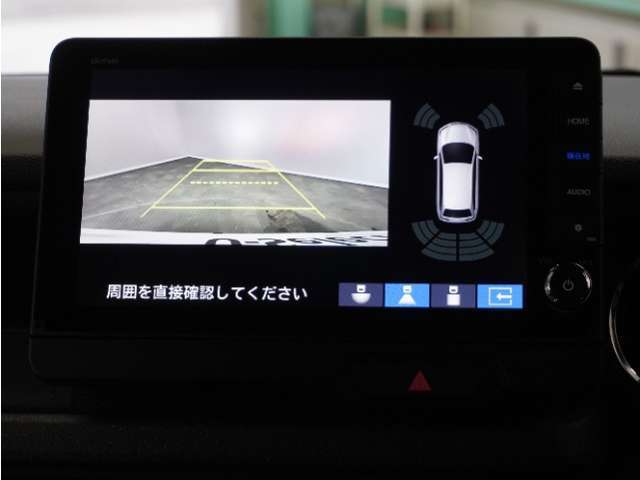 ◆バックカメラ◆リバースにするだけで映ります、後方の安全確認や、狭い駐車場での車庫入れ、雨の日や夜間など視界の悪い時に便利です！安全にバックする為には欠かせない装備です。