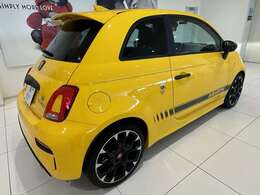 可愛らしい外観とパワフルな走りが魅力的なアバルト！