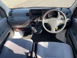 全席のシートも破れなど無く綺麗です是非見に来てくださいお待ちしていますタイヤの溝はまだまだあります。購入後も安心して乗れます