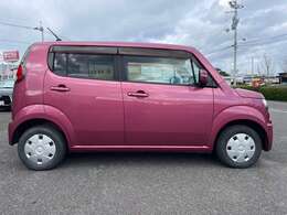 販売車は弊社スタッフによる丁寧なポリッシャー仕上げ、室内クリーニング、整備点検交換をしてのお渡しになります。ナビ、ETC、バックカメラ、新品タイヤなどご希望の場合もご相談ください！