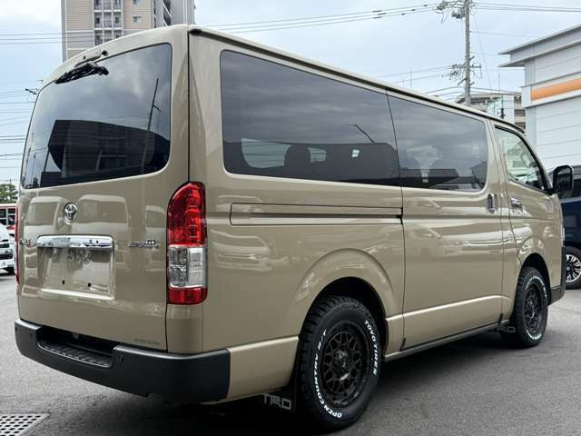 4WD/寒冷地仕様/アースカラーパッケージ/16インチアルミホイール/シートカバー/TRDマッドフラップ/デジタルインナーミラー/パノラミックビューモニタ/両側電動スライドドア/AC100V/純正ナビ