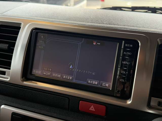4WD/寒冷地仕様/アースカラーパッケージ/16インチアルミホイール/シートカバー/TRDマッドフラップ/デジタルインナーミラー/パノラミックビューモニタ/両側電動スライドドア/AC100V/純正ナビ