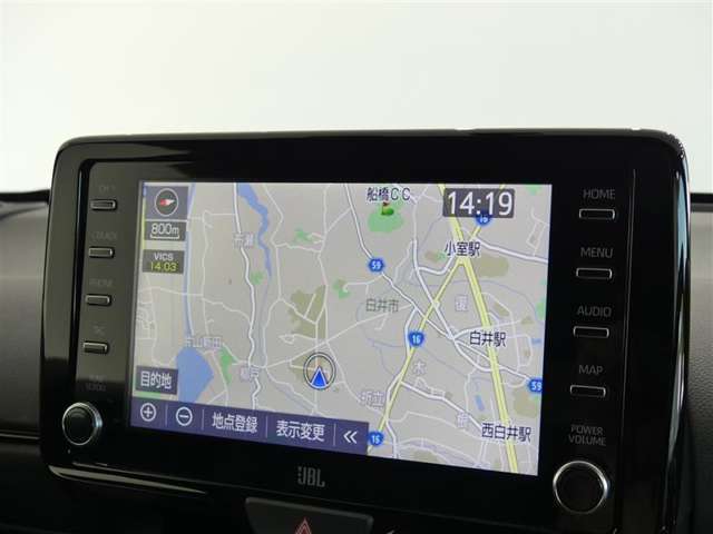 8インチのディスプレイオーディオ装着です。スマホとの通信で様々なサービスが楽しめます。TV視聴にも対応しています。