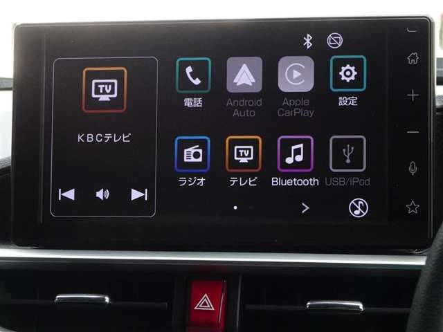 ディスプレイオーディオを装備してます。スマホと連動させると音楽やアプリを楽しむことができます。