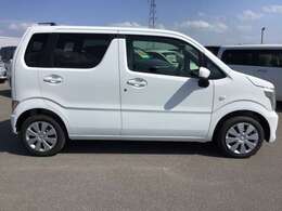 指定工場は別名民間車検場と呼ばれ、陸運支局に代わって車検（検査）を行うことができる工場です。そのため陸運局と同じ検査ラインを自社の工場に持っています。実際の車検の検査を自社で行うことができます。