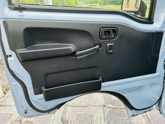 ☆整備☆車検☆鈑金☆買取☆保険☆その他取付作業など自動車にかかわることはすべてお任せください♪新車や中古車注文販売も承ります。