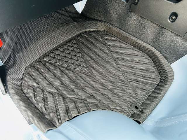 使用感は御座いますが、ご納車前には掃除機清掃を行います！