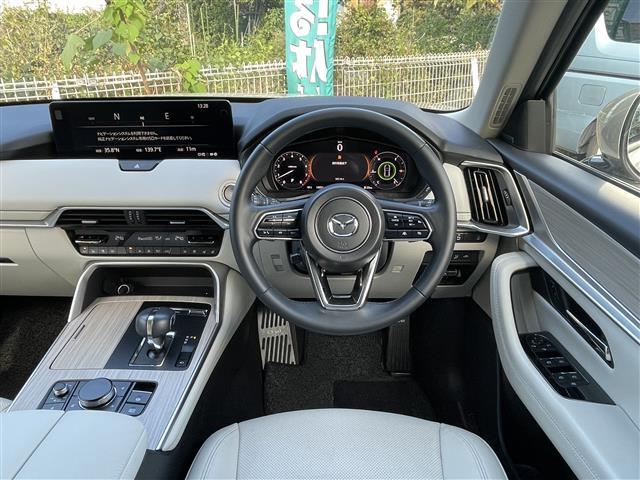 【ハンドル】『ハンドル/ステアリング』の画像になります。写真の内容に関してご不明点、ご質問等がございましたらお気軽にガリバー店舗までお問い合わせください。