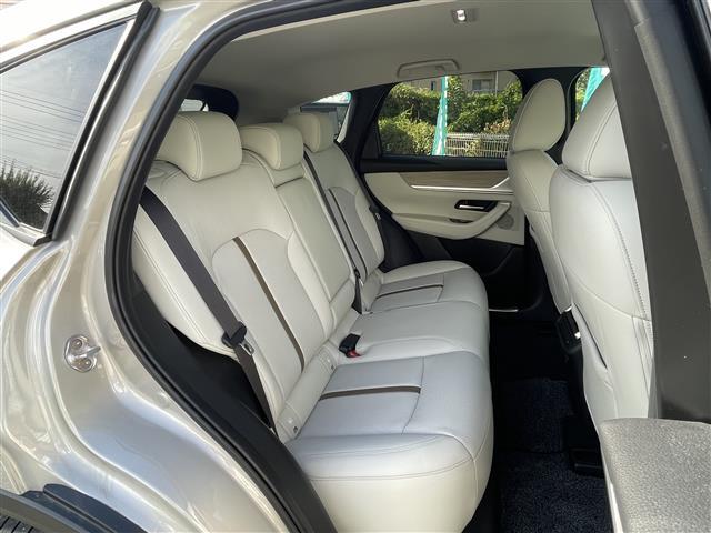 【後部座席】『後部座席周辺』の画像になります。写真の内容に関してご不明点、ご質問等がございましたらお気軽にガリバー店舗までお問い合わせください。