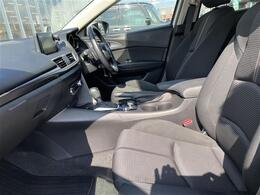 【助手席】きれいな助手席なので家族や友だちに乗ってもらっても安心です！新品のフロアマットのご注文も可能です。掲載箇所以外にご希望の写真がございましたらお気軽にお問い合わせ下さい。