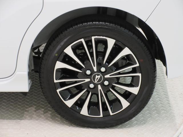 たとえばダイハツのお店にある、たくさんのスマアシ搭載車は、正常に作動する事をしっかり確認します。