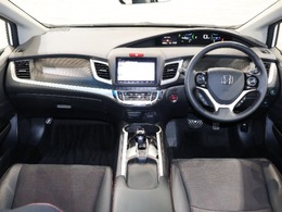 操作性に優れた運転席となります！小物入れや各ボタンの配置にこだわり、使いやすいです！座り心地もよく視認性も良好なのでロングドライブもお任せ下さい！