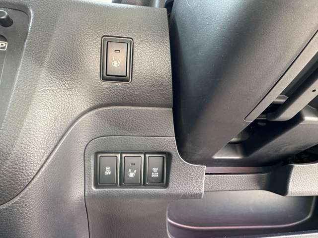 シートヒーターで冬の運転もポッカポカ♪