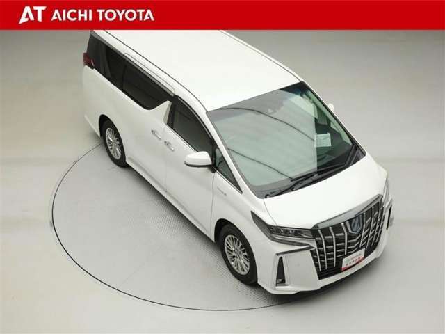 両側パワースライドドア付きだから、狭い駐車スペースなどでの乗り降りラクラク♪小さなお子さまのいるご家庭には嬉しい装備です。