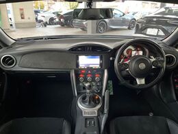 グループ総在庫数約30，000台！！全国の系列店からメーカー・車種問わずご紹介出来るので、あなたにピッタリのお車が見つかるはずです♪まずはお問い合わせ下さい☆